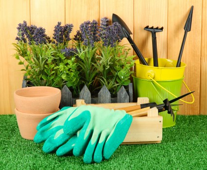 Garden maintenance work in New Southgate with lawn and hedge care